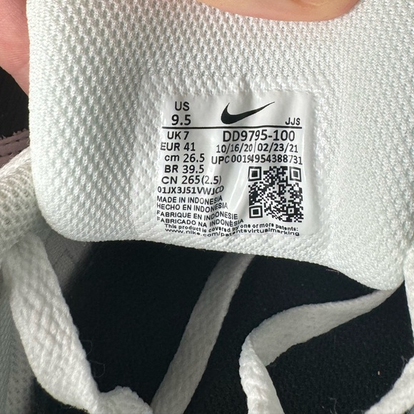 NIKE AIR MAX 90s. Women’s 9.5 -  Used in great condition! Pink/black/blue/white - Picture 8 of 8